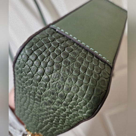 Michael Kors Amazon Green Crocodile Embossed Crossbody Bag - NWT - Picture 9 of 12